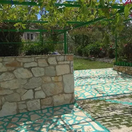 Hotel Emi 3* Himare